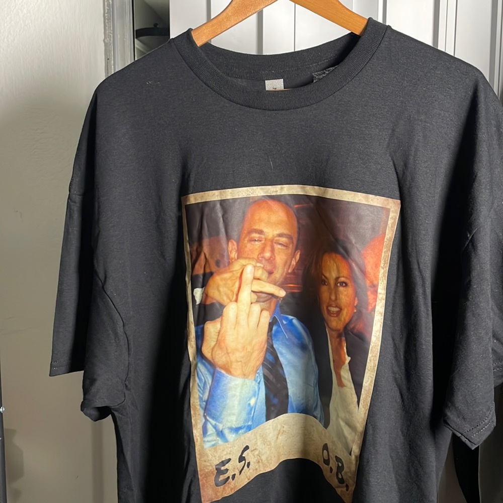 Gildan Black Graphic Tee - Short Sleeve